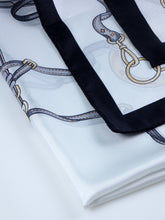 Foulard bianco 70x70cm in seta stampata REINS